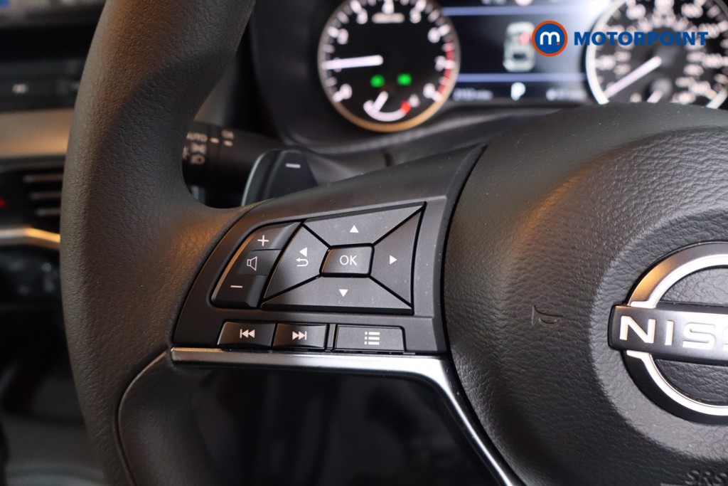 Nissan Juke Acenta Premium Automatic Petrol SUV - Stock Number (1611961) - 7th supplementary image