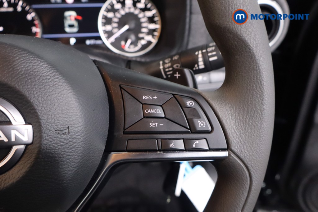 Nissan Juke Acenta Premium Automatic Petrol SUV - Stock Number (1611961) - 8th supplementary image