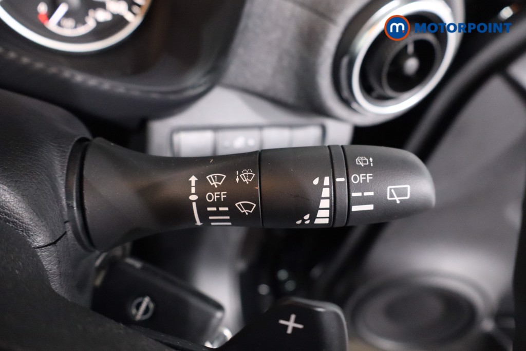 Nissan Juke Acenta Premium Automatic Petrol SUV - Stock Number (1611961) - 15th supplementary image