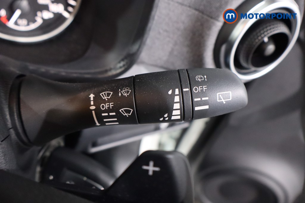 Nissan Juke Acenta Premium Automatic Petrol SUV - Stock Number (1611962) - 15th supplementary image