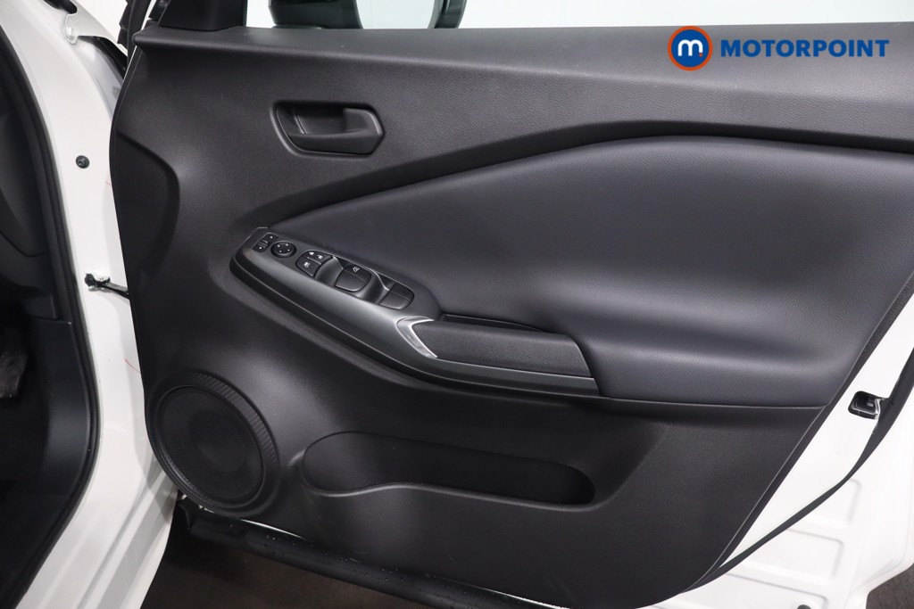 Nissan Juke Acenta Premium Automatic Petrol SUV - Stock Number (1611962) - 22nd supplementary image