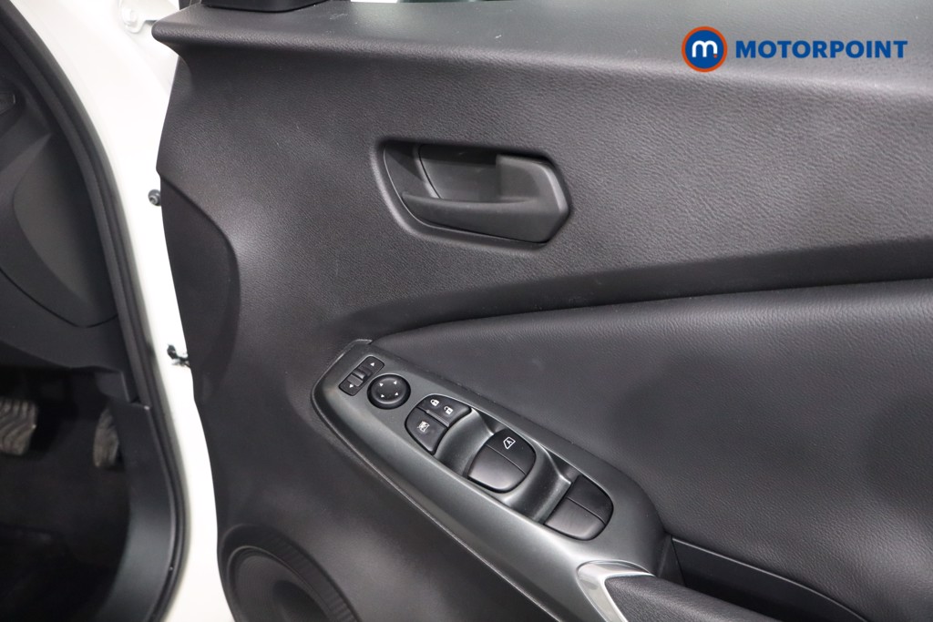 Nissan Juke Acenta Premium Automatic Petrol SUV - Stock Number (1611962) - 23rd supplementary image