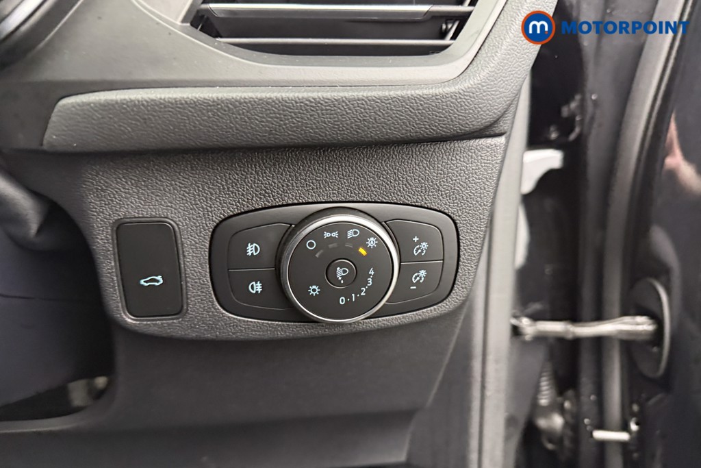 Ford Focus Titanium Automatic Petrol Estate - Stock Number (1611970) - 14th supplementary image