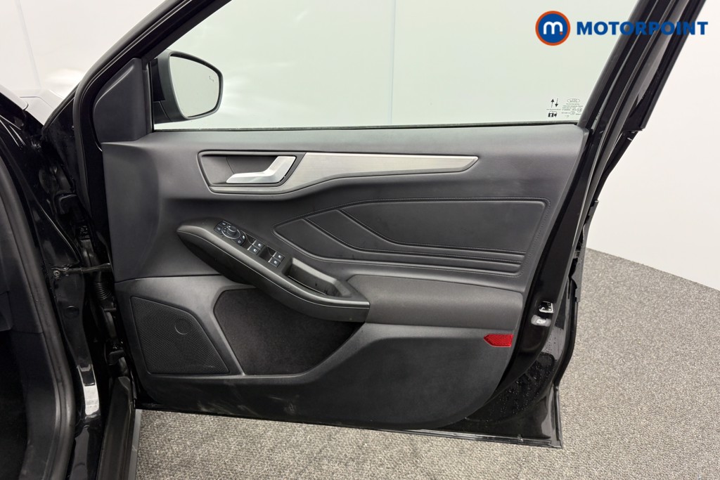 Ford Focus Titanium Automatic Petrol Estate - Stock Number (1611970) - 16th supplementary image