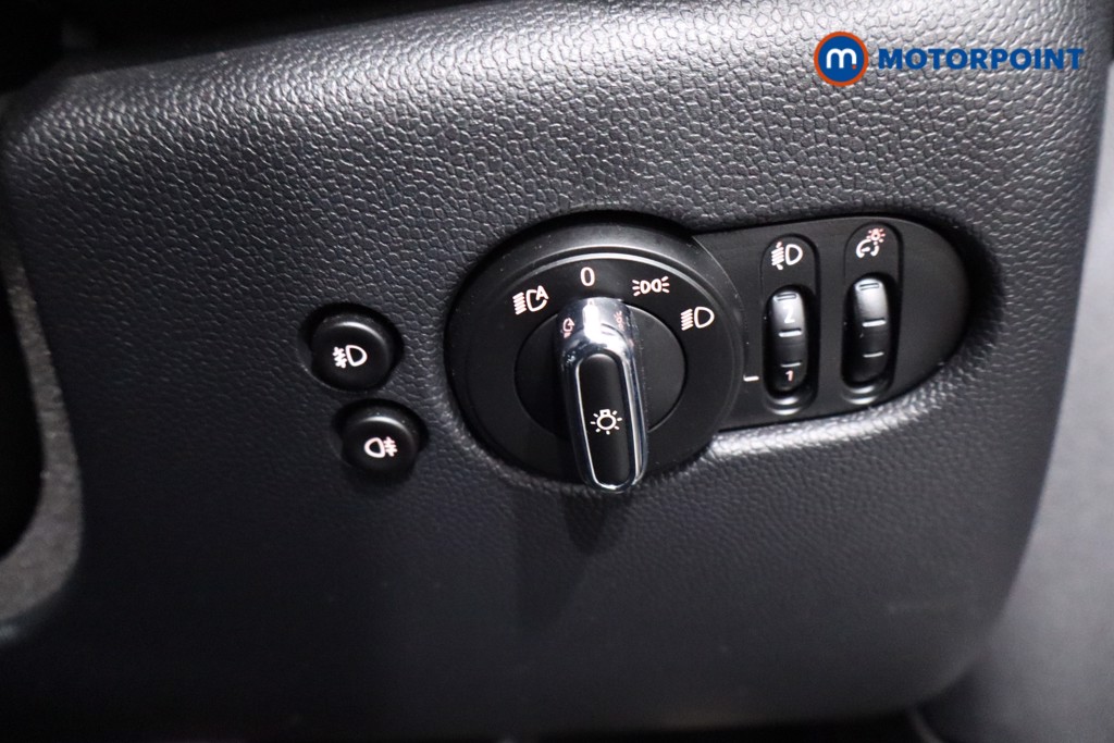 Mini Hatchback Cooper S Exclusive Automatic Petrol Hatchback - Stock Number (1597598) - 17th supplementary image