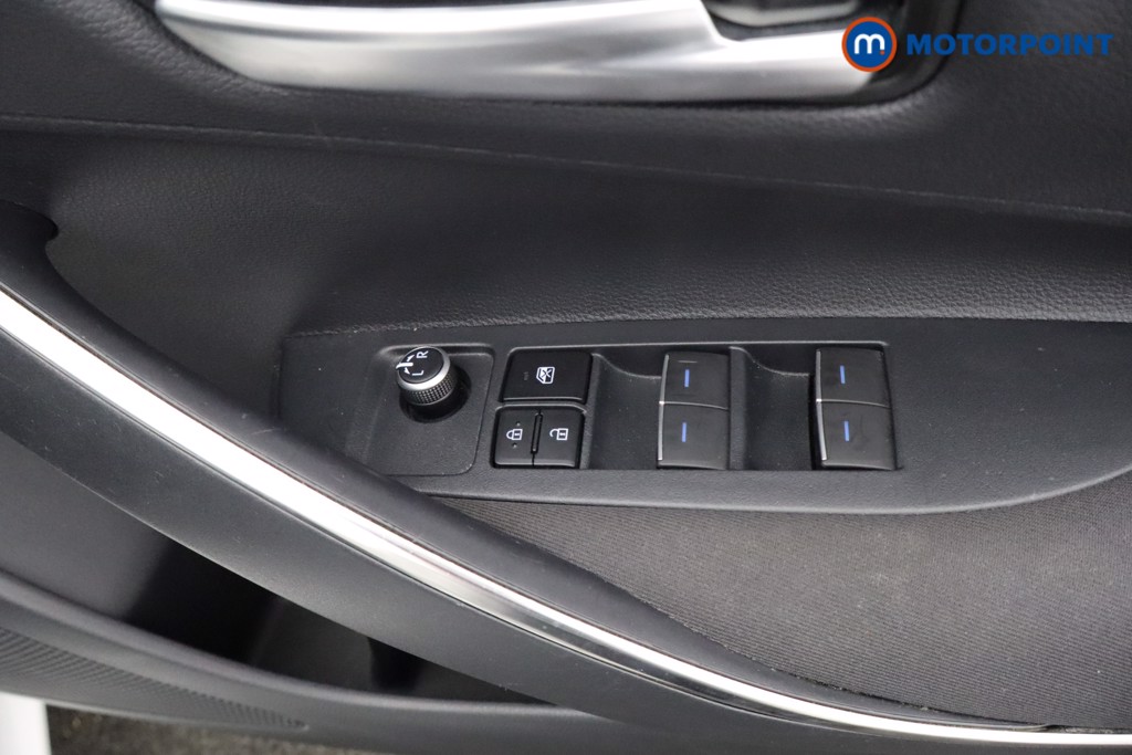 Toyota Corolla Icon Automatic Petrol-Electric Hybrid Hatchback - Stock Number (1597697) - 19th supplementary image
