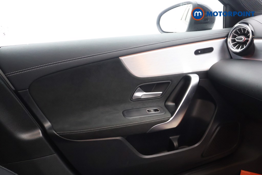 Mercedes-Benz A Class Exclusive Edition Automatic Diesel Hatchback - Stock Number (1601061) - 11th supplementary image