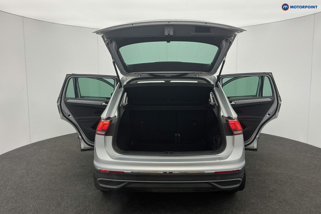 Volkswagen Tiguan Life Manual Petrol SUV - Stock Number (1601825) - 4th supplementary image