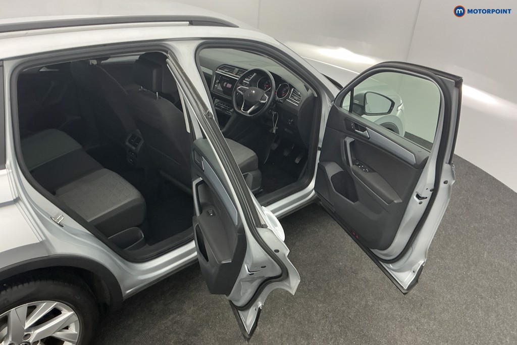 Volkswagen Tiguan Life Manual Petrol SUV - Stock Number (1601825) - 6th supplementary image