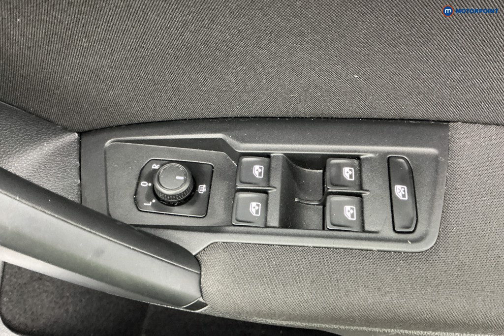 Volkswagen Tiguan Life Manual Petrol SUV - Stock Number (1601825) - 28th supplementary image