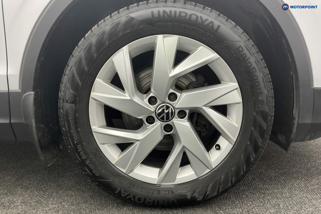 Volkswagen Tiguan Life Manual Petrol SUV - Stock Number (1601825) - 47th supplementary image