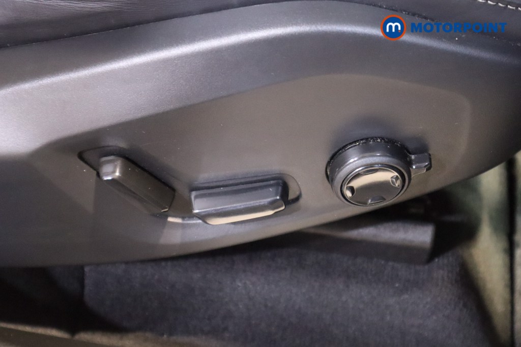 Volvo Xc60 Plus Automatic Petrol SUV - Stock Number (1602954) - 17th supplementary image