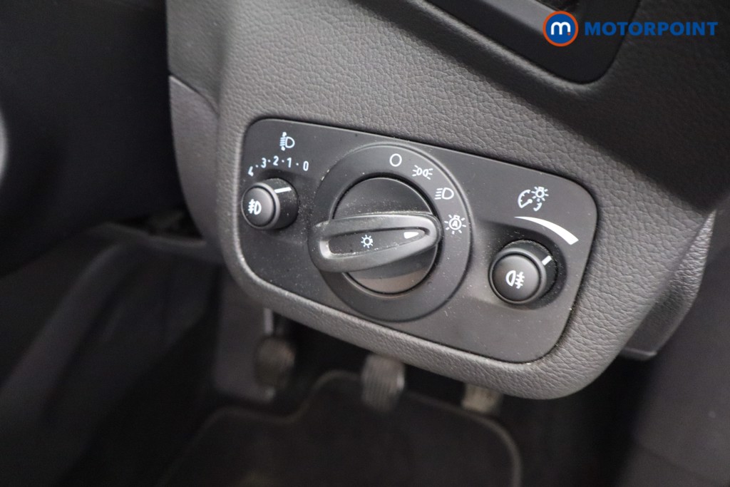 Ford C-Max Titanium Manual Diesel People Carrier - Stock Number (1604675) - 14th supplementary image