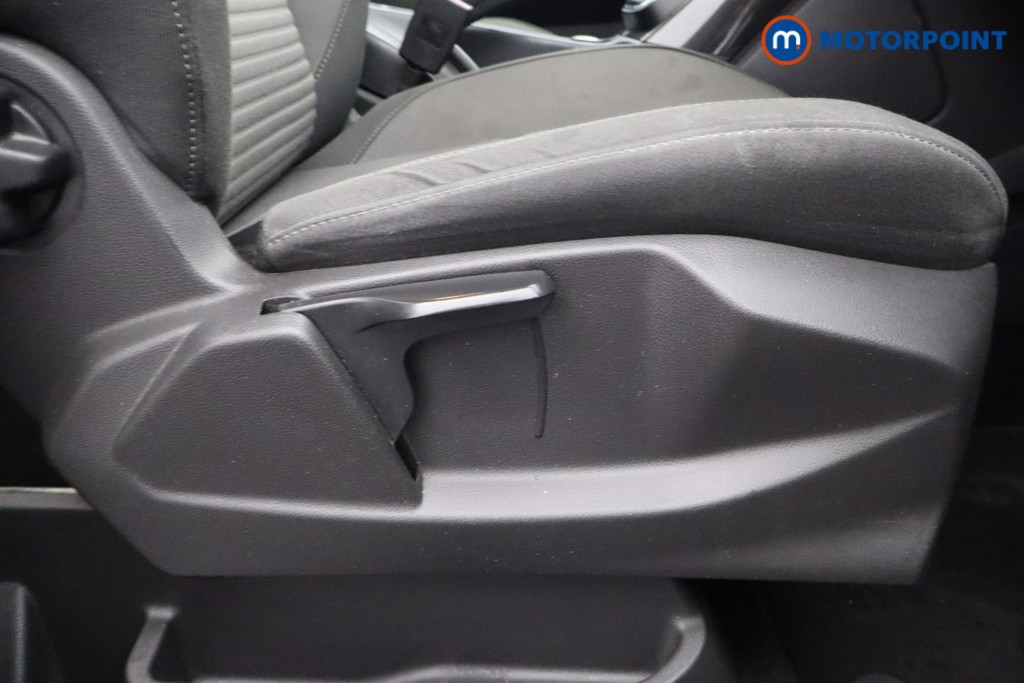 Ford C-Max Titanium Manual Diesel People Carrier - Stock Number (1604675) - 17th supplementary image