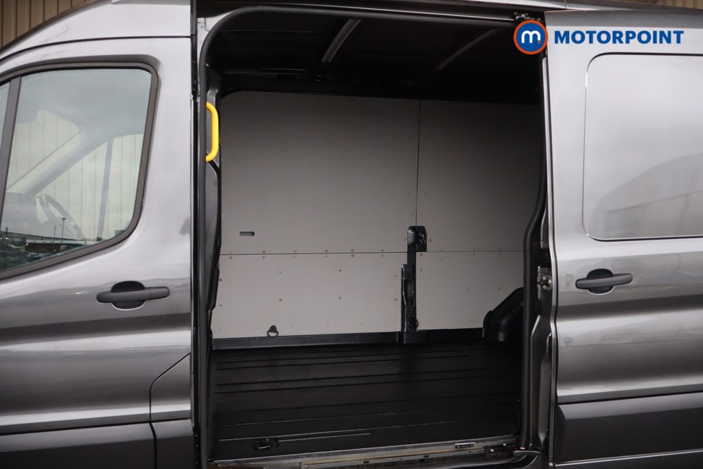 Ford Transit Limited Automatic Diesel Medium Roof Van - Stock Number (1605126) - 5th supplementary image