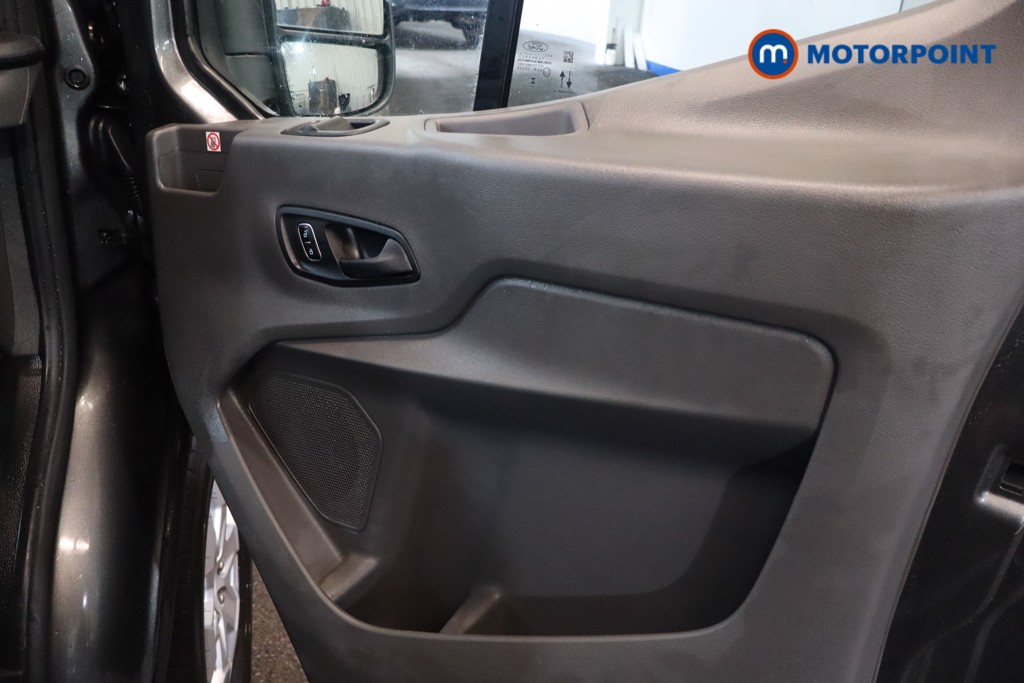 Ford Transit Limited Automatic Diesel Medium Roof Van - Stock Number (1605126) - 21st supplementary image