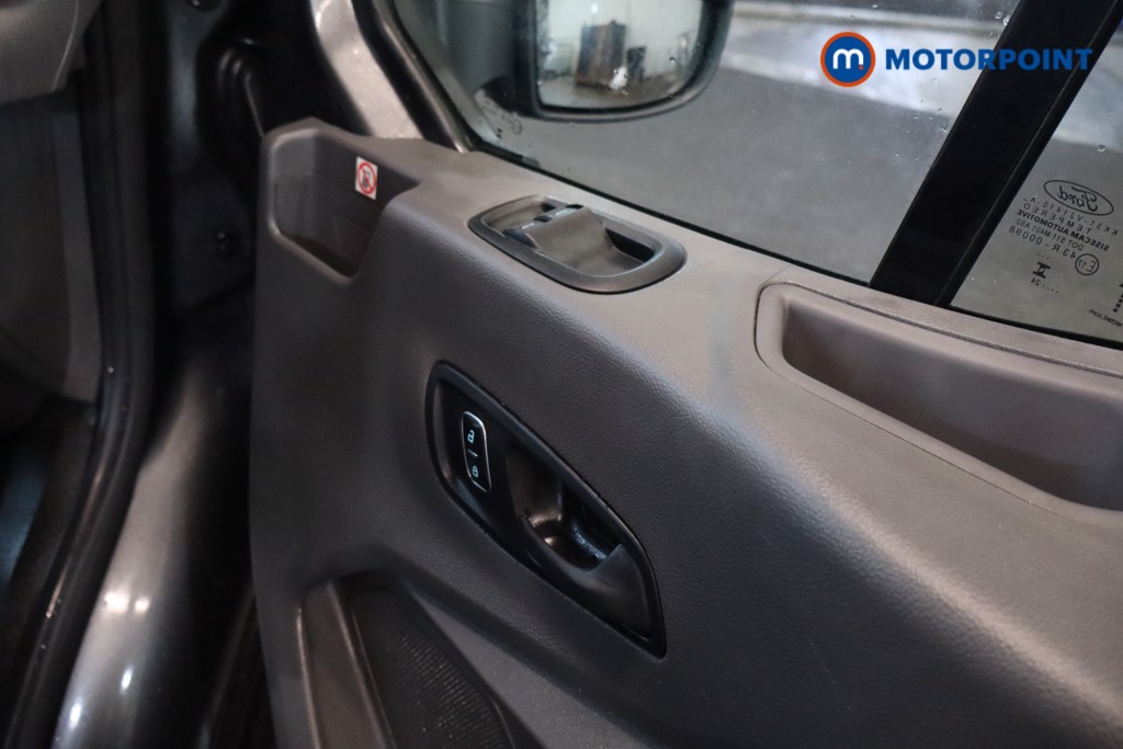 Ford Transit Limited Automatic Diesel Medium Roof Van - Stock Number (1605126) - 22nd supplementary image