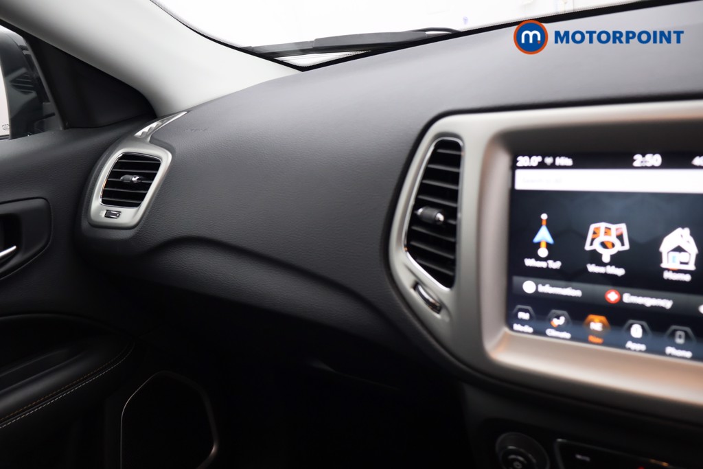 Jeep Compass Longitude Manual Petrol SUV - Stock Number (1605222) - 10th supplementary image