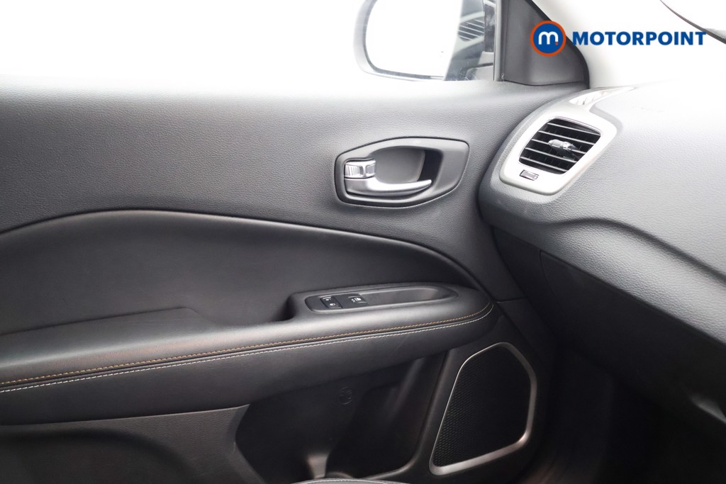 Jeep Compass Longitude Manual Petrol SUV - Stock Number (1605222) - 12th supplementary image