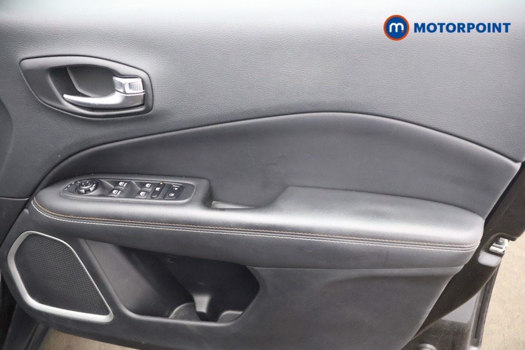 Jeep Compass Longitude Manual Petrol SUV - Stock Number (1605222) - 13th supplementary image