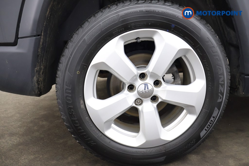 Jeep Compass Longitude Manual Petrol SUV - Stock Number (1605222) - 27th supplementary image