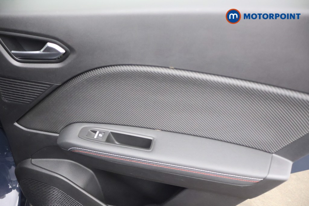 Renault Captur R.S. Line Manual Petrol SUV - Stock Number (1607169) - 19th supplementary image