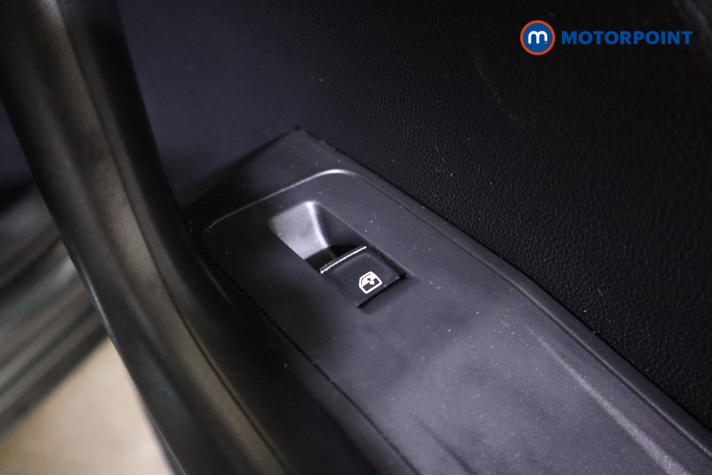 Volkswagen T-Roc Design Manual Petrol SUV - Stock Number (1607195) - 16th supplementary image