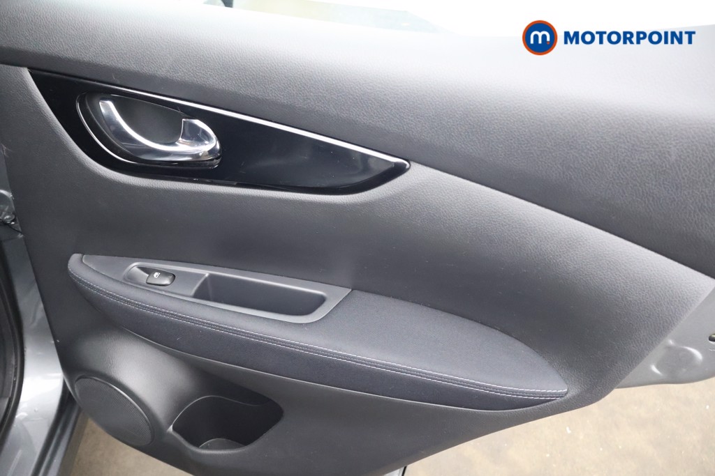 Nissan Qashqai Acenta Premium Manual Petrol SUV - Stock Number (1608112) - 17th supplementary image