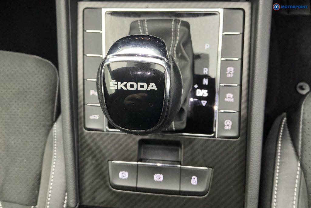 Skoda Superb Sport Line Plus Automatic Petrol Hatchback - Stock Number (1608582) - 18th supplementary image