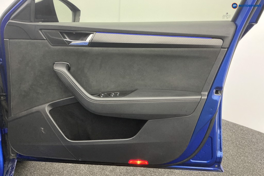 Skoda Superb Sport Line Plus Automatic Petrol Hatchback - Stock Number (1608582) - 24th supplementary image