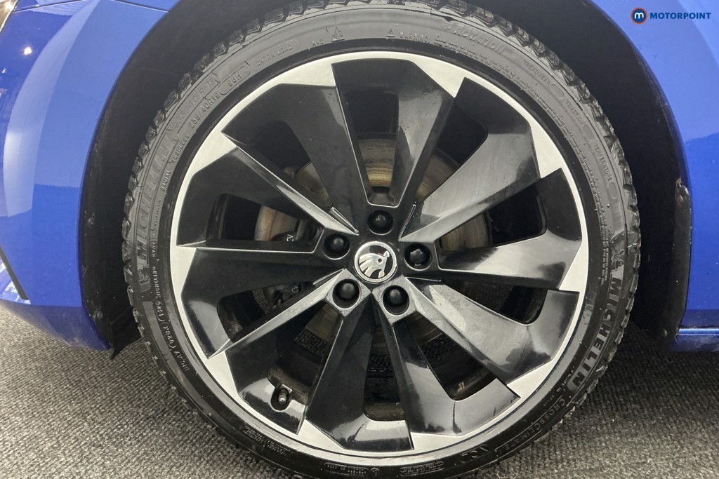 Skoda Superb Sport Line Plus Automatic Petrol Hatchback - Stock Number (1608582) - 38th supplementary image