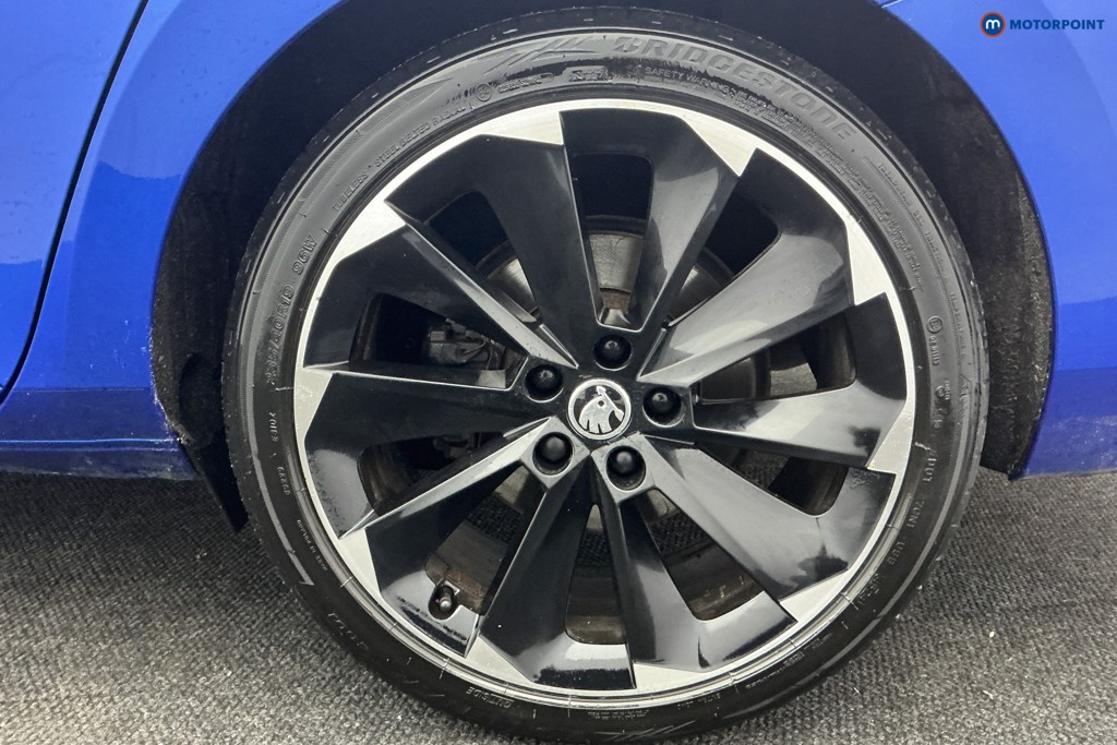 Skoda Superb Sport Line Plus Automatic Petrol Hatchback - Stock Number (1608582) - 39th supplementary image