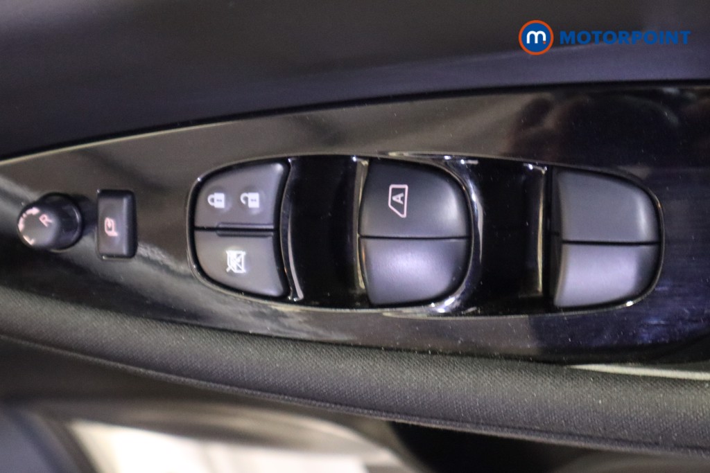 Nissan Leaf N-Connecta Automatic Electric Hatchback - Stock Number (1608773) - 15th supplementary image