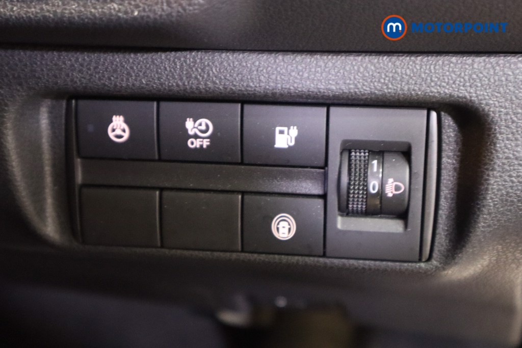 Nissan Leaf N-Connecta Automatic Electric Hatchback - Stock Number (1608773) - 16th supplementary image