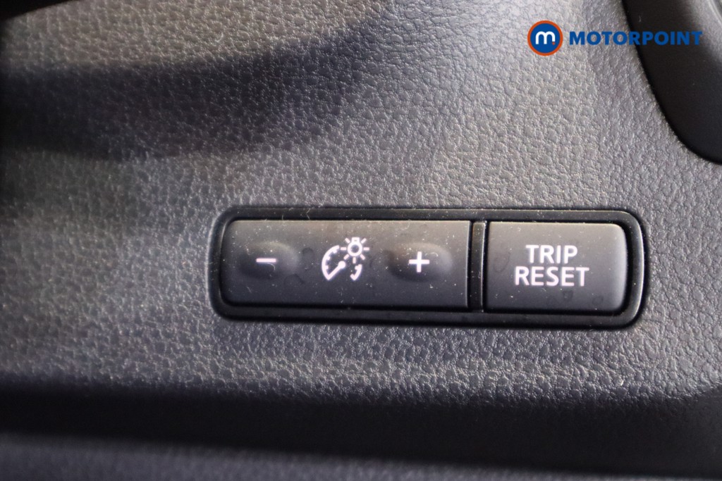 Nissan Leaf N-Connecta Automatic Electric Hatchback - Stock Number (1608773) - 17th supplementary image