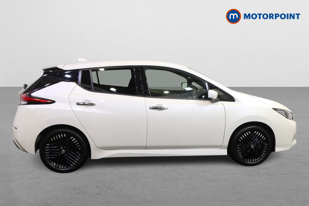 Nissan Leaf N-Connecta Automatic Electric Hatchback - Stock Number (1608773) - Drivers side