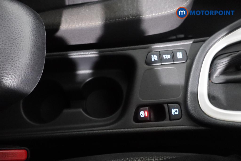 Toyota Yaris Design Automatic Petrol-Electric Hybrid Hatchback - Stock Number (1608901) - 8th supplementary image