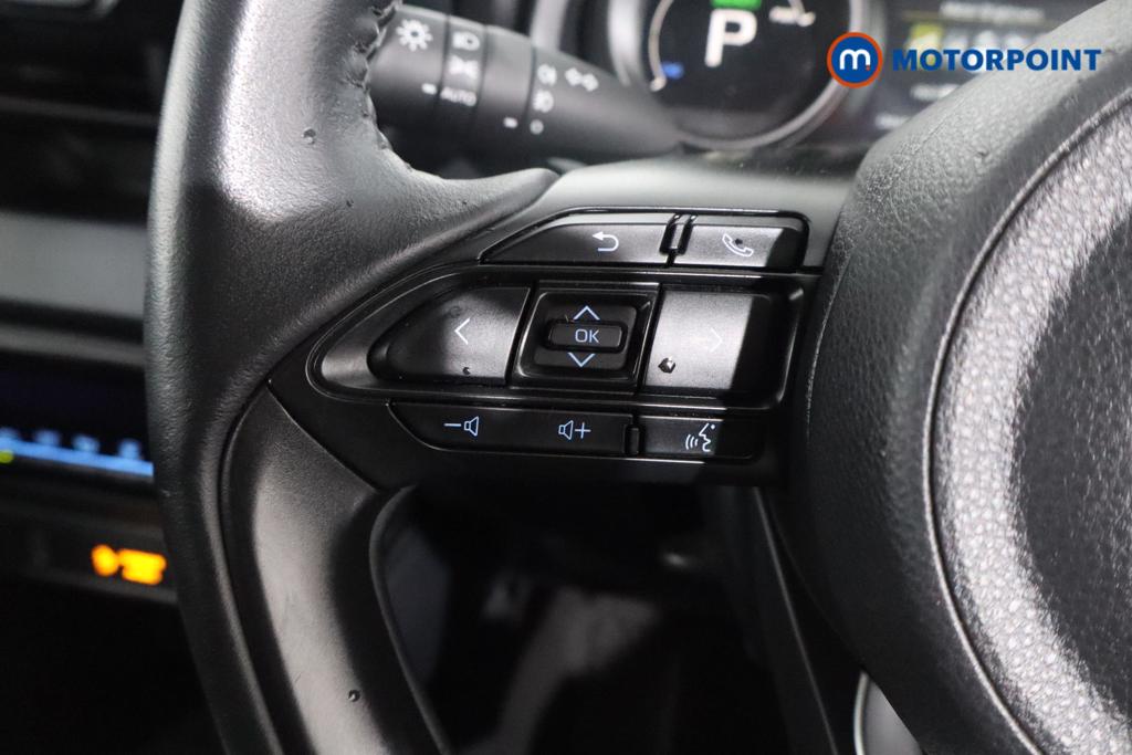 Toyota Yaris Design Automatic Petrol-Electric Hybrid Hatchback - Stock Number (1608901) - 11th supplementary image
