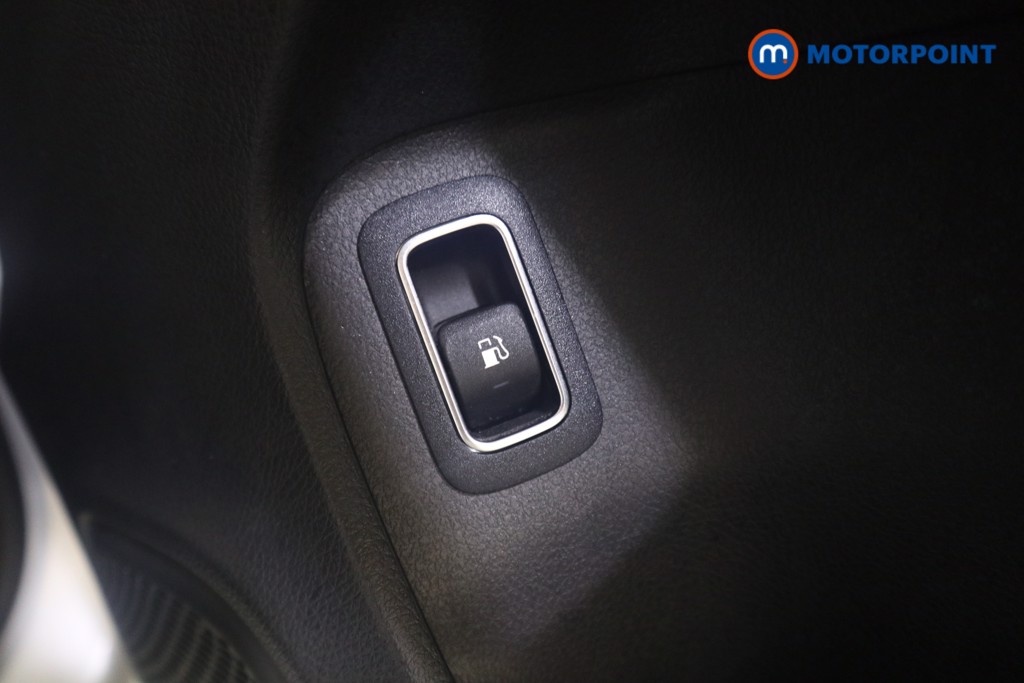 Mercedes-Benz A Class Amg Line Automatic Petrol Plug-In Hybrid Saloon - Stock Number (1609602) - 12th supplementary image