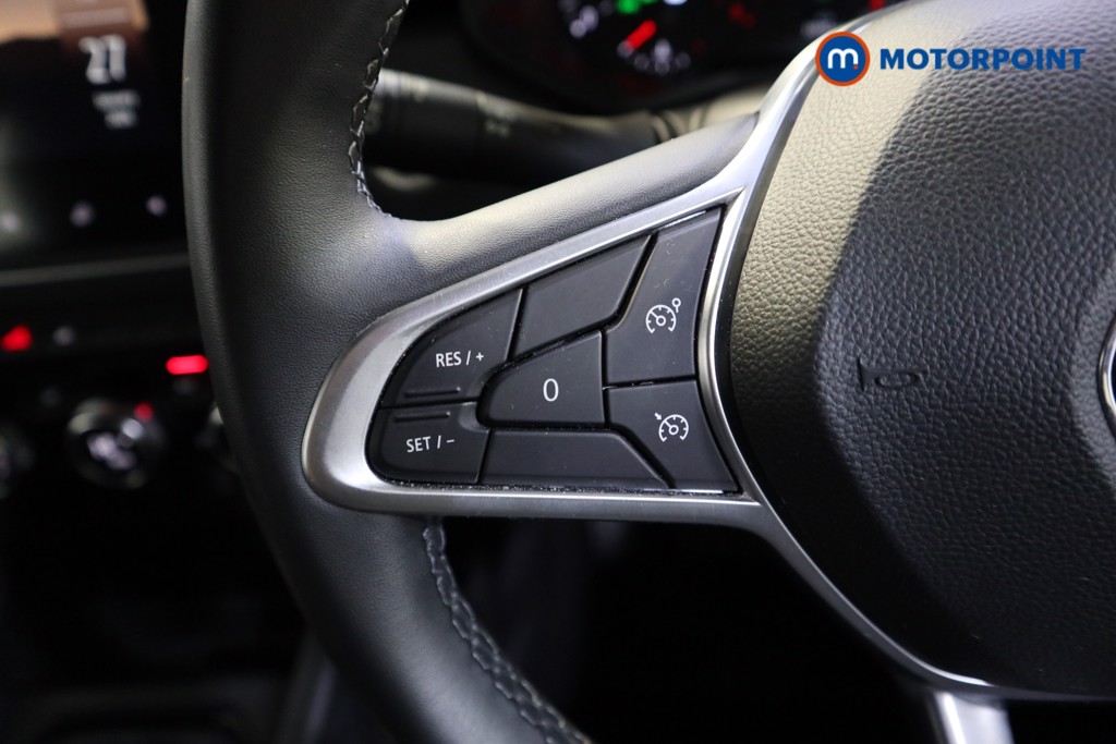 Renault Clio Iconic Manual Petrol Hatchback - Stock Number (1609622) - 3rd supplementary image