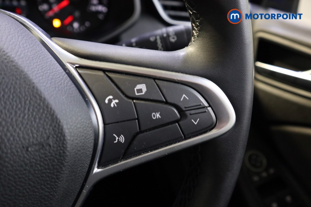 Renault Clio Iconic Manual Petrol Hatchback - Stock Number (1609622) - 4th supplementary image
