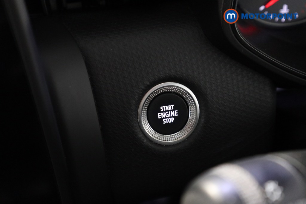 Renault Clio Iconic Manual Petrol Hatchback - Stock Number (1609622) - 6th supplementary image