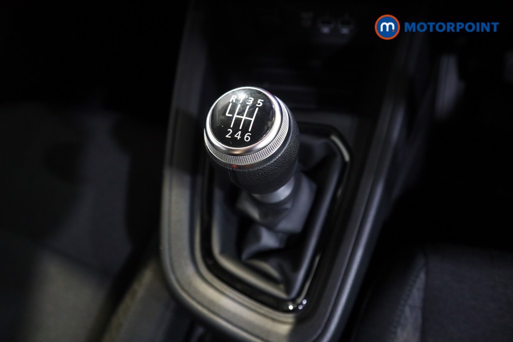 Renault Clio Iconic Manual Petrol Hatchback - Stock Number (1609622) - 10th supplementary image