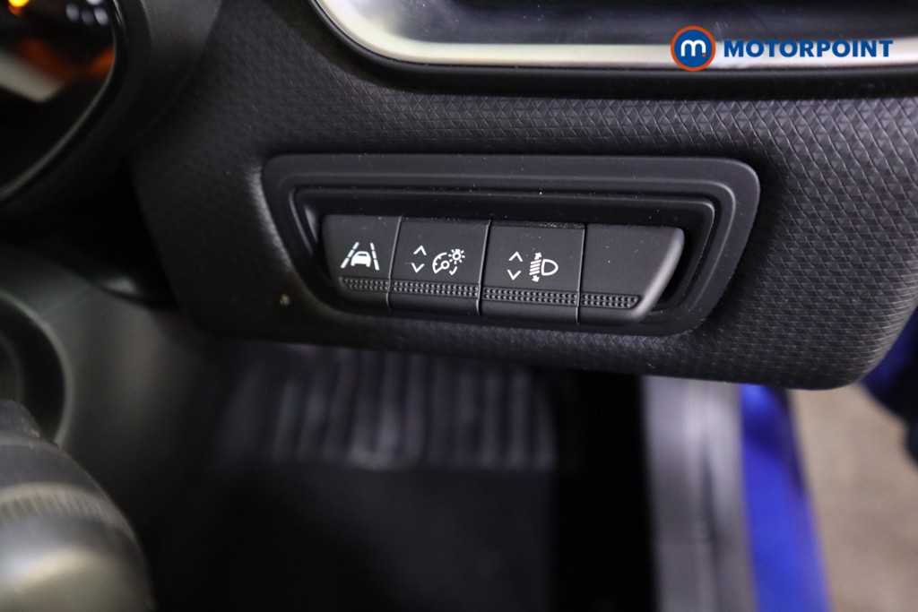 Renault Clio Iconic Manual Petrol Hatchback - Stock Number (1609622) - 11th supplementary image