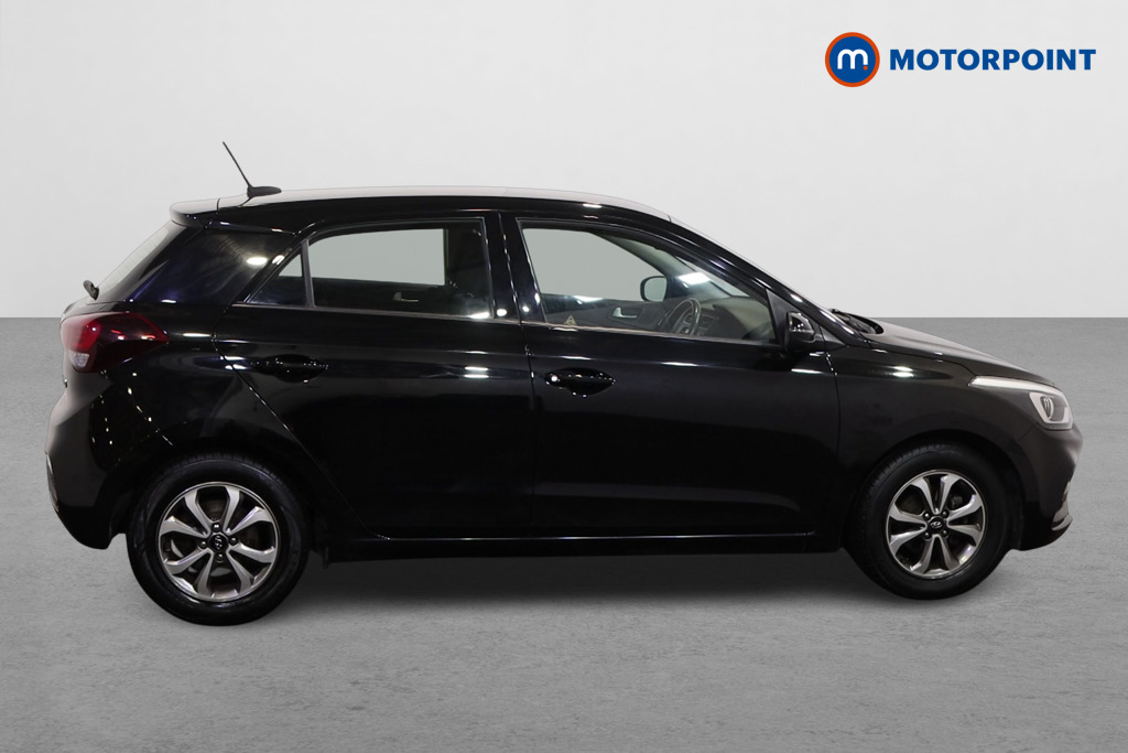 Hyundai I20 SE Manual Petrol Hatchback - Stock Number (1609845) - Drivers side