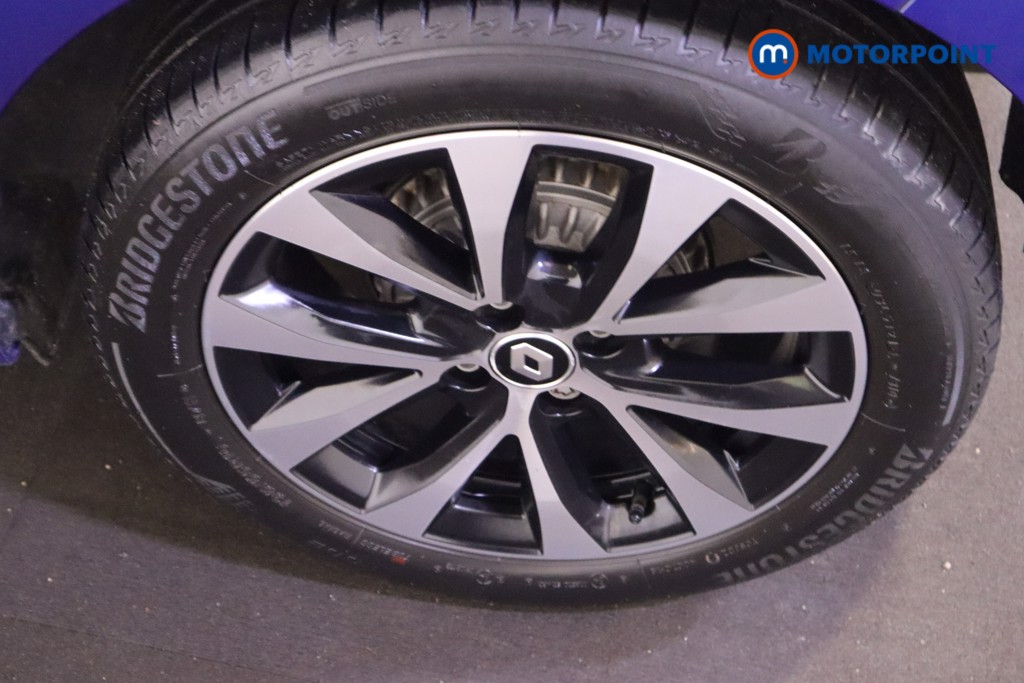 Renault Clio Iconic Edition Manual Petrol Hatchback - Stock Number (1610051) - 9th supplementary image