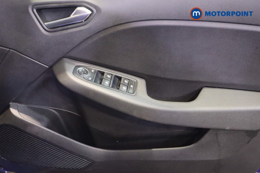 Renault Clio Iconic Edition Manual Petrol Hatchback - Stock Number (1610051) - 13th supplementary image