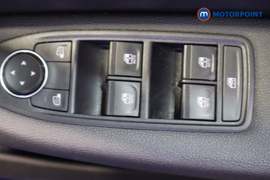 Renault Clio Iconic Edition Manual Petrol Hatchback - Stock Number (1610051) - 15th supplementary image