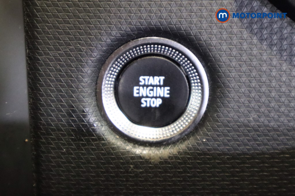 Renault Clio Iconic Edition Manual Petrol Hatchback - Stock Number (1610051) - 20th supplementary image