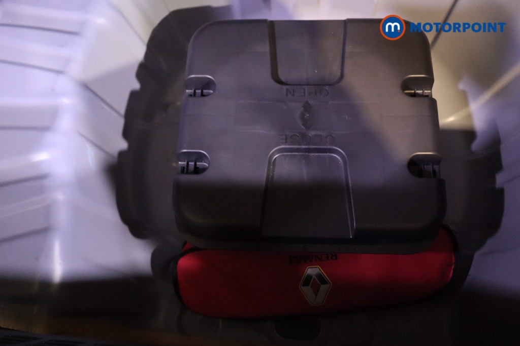 Renault Clio Iconic Edition Manual Petrol Hatchback - Stock Number (1610051) - 28th supplementary image